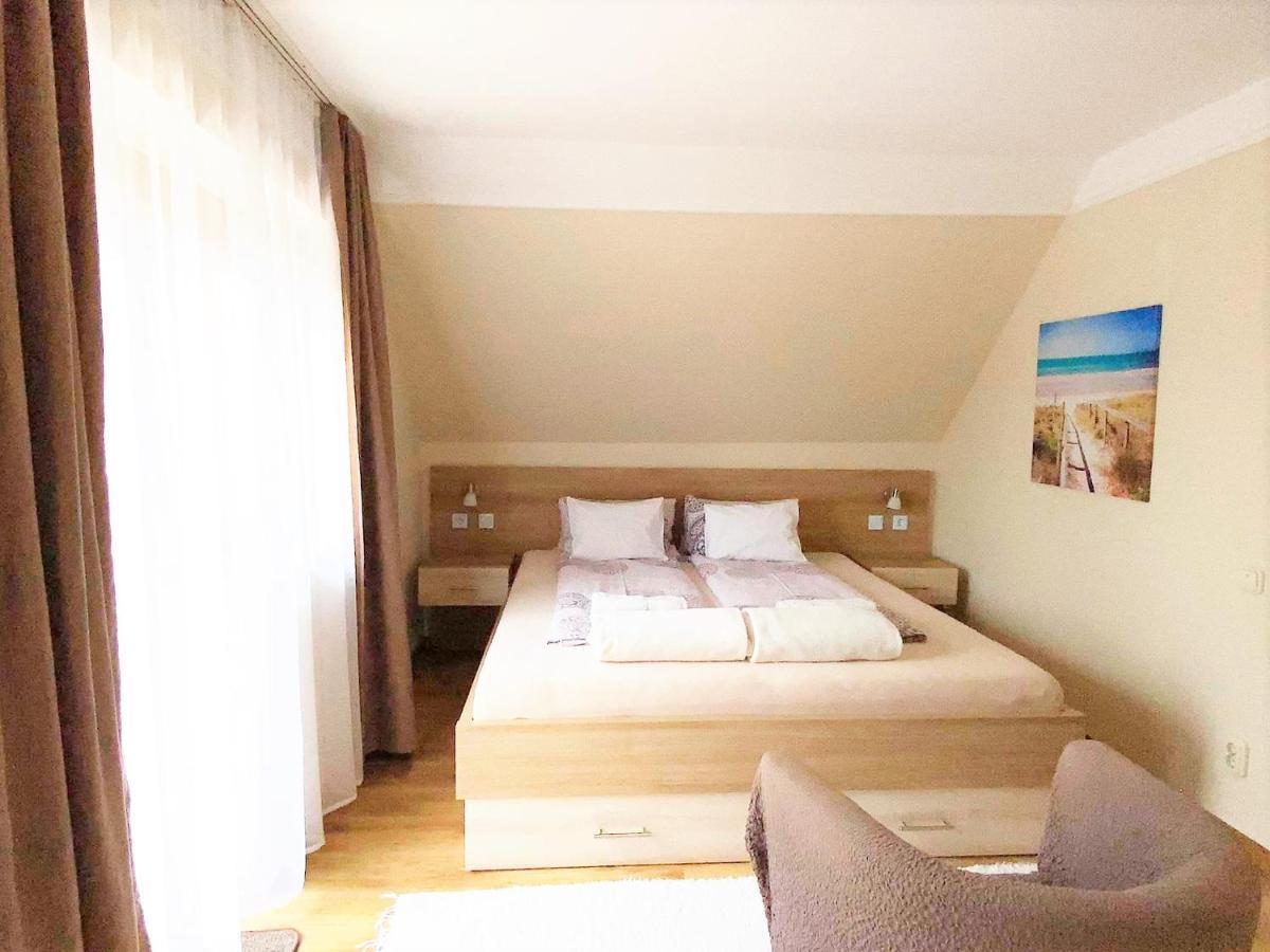 Apartman Siesta Buek - Buekfuerdo Εξωτερικό φωτογραφία