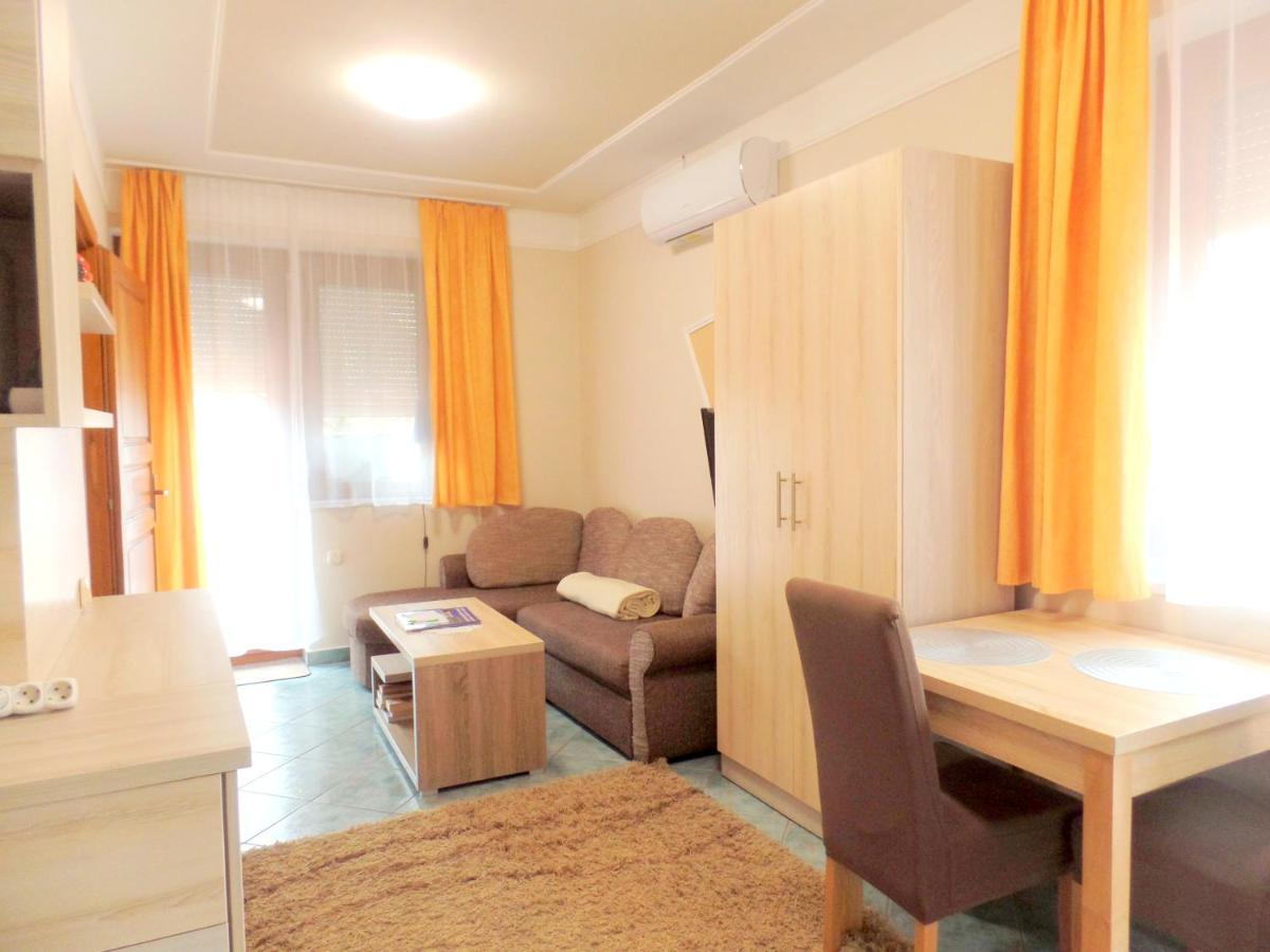 Apartman Siesta Buek - Buekfuerdo Εξωτερικό φωτογραφία