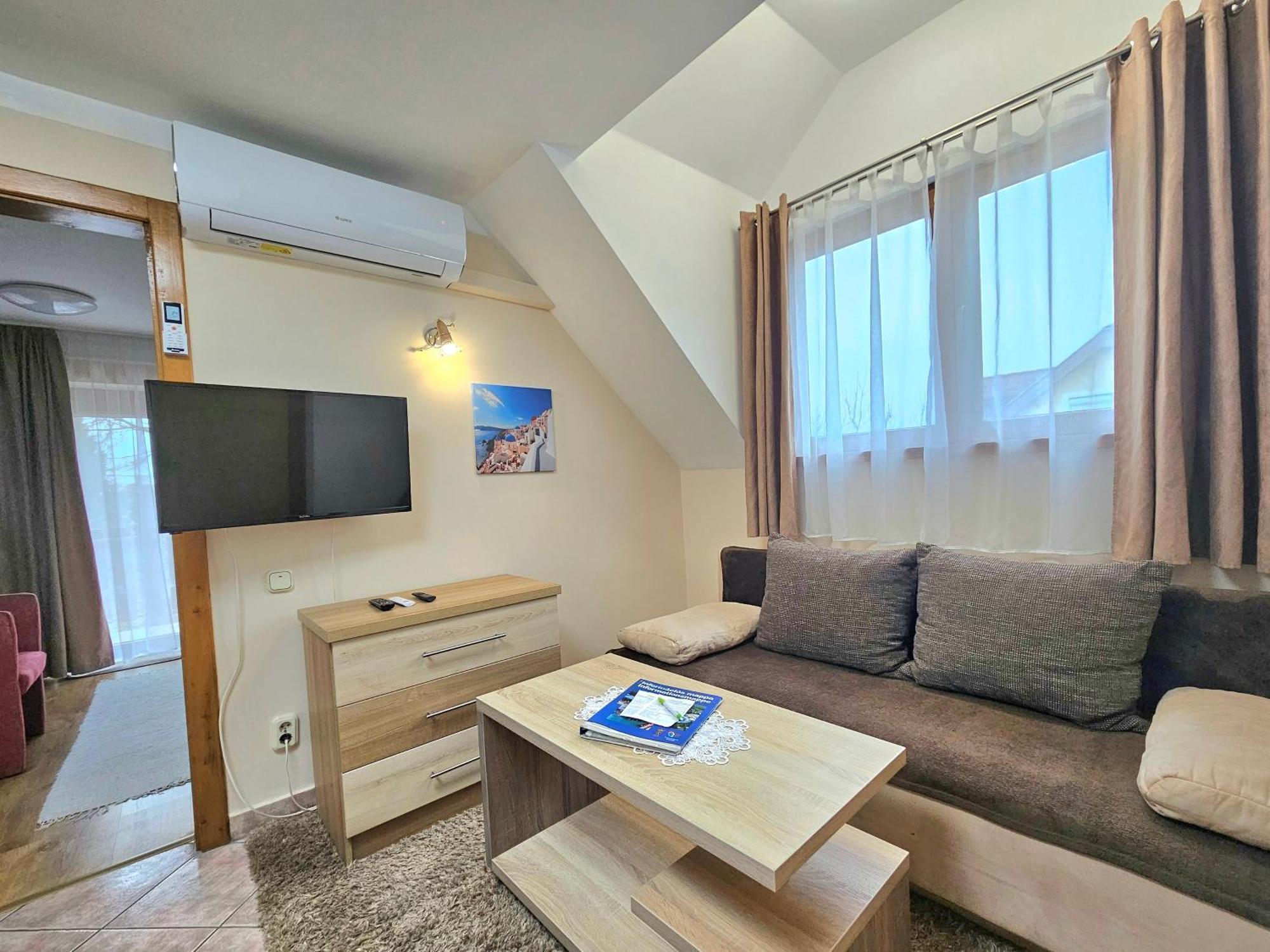 Apartman Siesta Buek - Buekfuerdo Εξωτερικό φωτογραφία