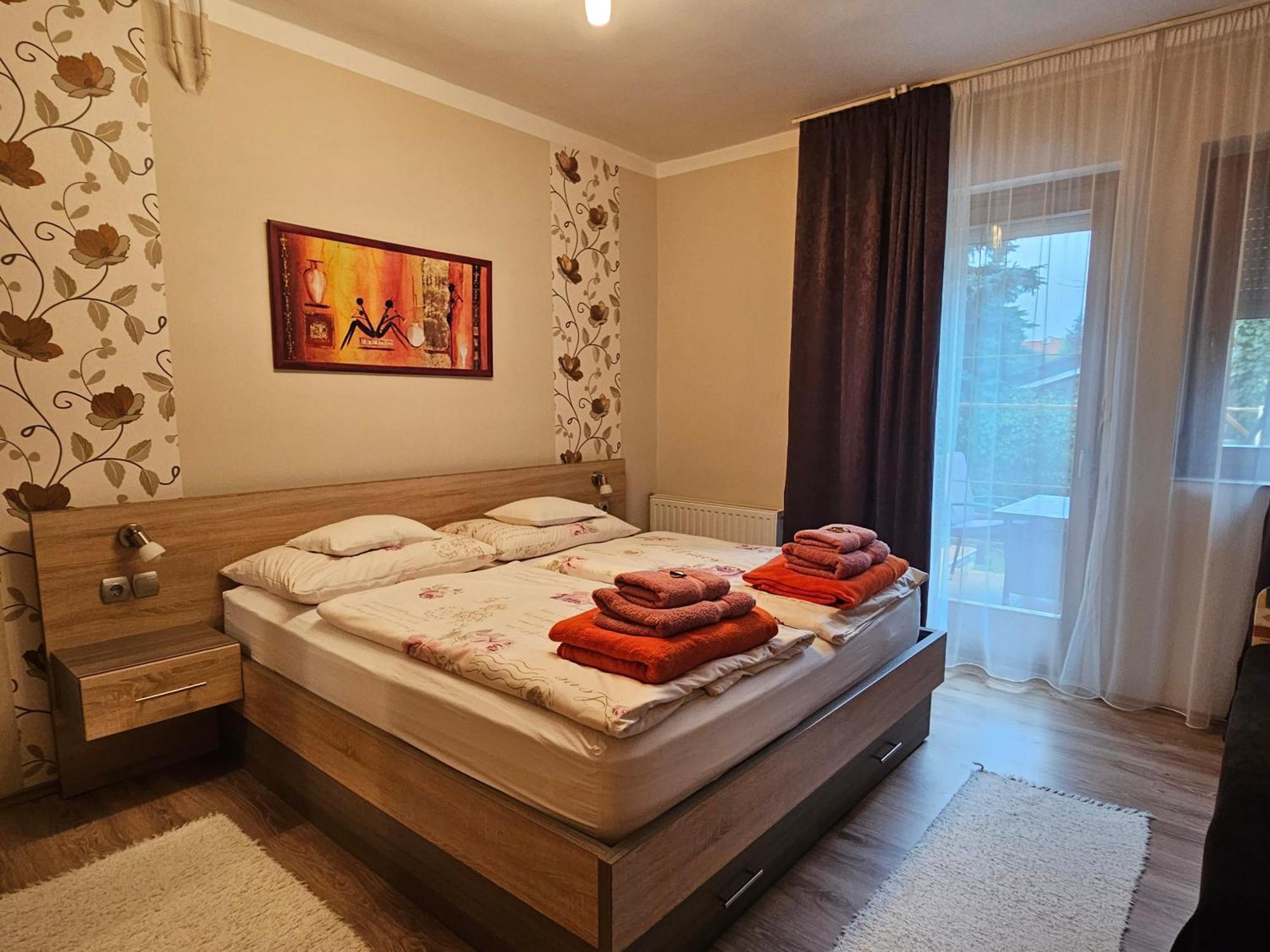 Apartman Siesta Buek - Buekfuerdo Εξωτερικό φωτογραφία