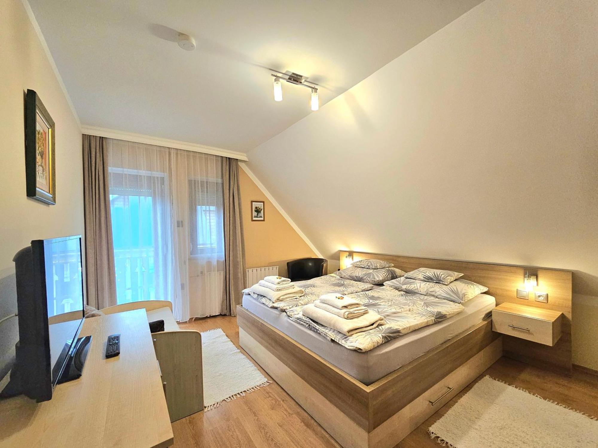 Apartman Siesta Buek - Buekfuerdo Εξωτερικό φωτογραφία